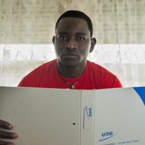 Reportage sur un demandeur d'asile guéri par les HUG à Genève 