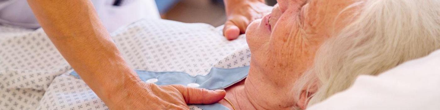 patiente aux soins palliatifs