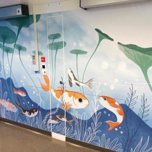 couloir décoré en pédiatrie