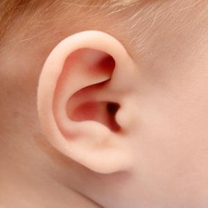 Simplifier les soins des enfants malentendants