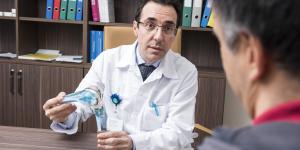 Une chirurgie orthopédique à visage humain 